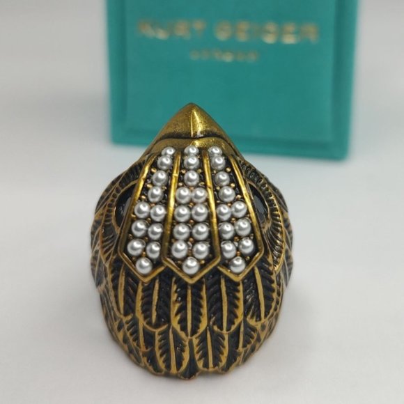 Kurt Geiger London Ring Signature Eagle Crest Pearl Cocktail Ring - Picture 5 of 13